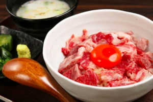 大阪心斎橋の焼肉ニングの厚切りネギ包みタン あぶりユッケ丼 価格と評判は ちょっ気に Com